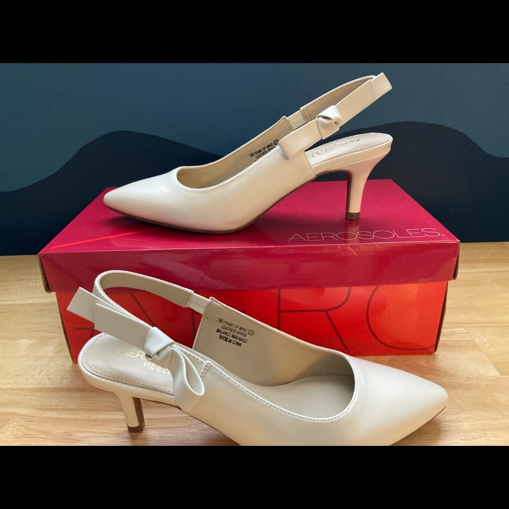 Aerosoles, size 7, white